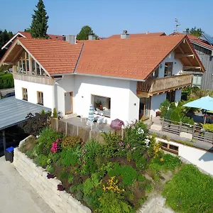 https://chiemsee-living.com-bavaria.com